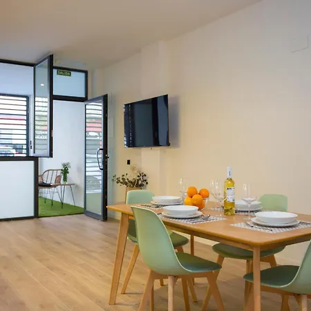 Nomad Haux Mestalla Apartmán *